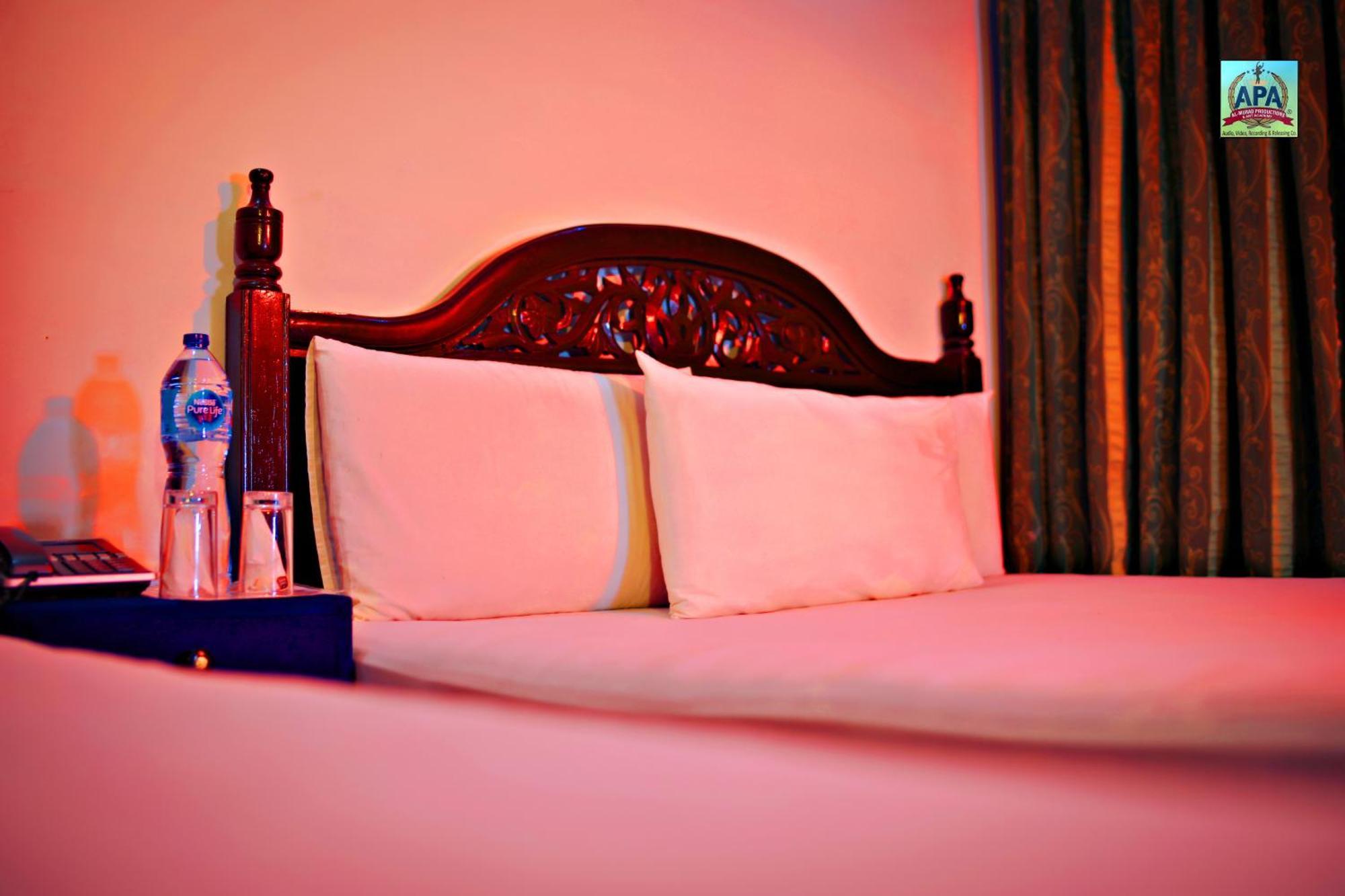 Quick Continental Hotel - Jail Road لاهور المظهر الخارجي الصورة
